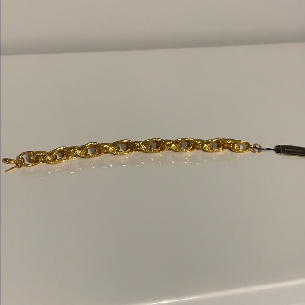 NWT Beautiful Gold Double Inter-Linked Monet Bracelet